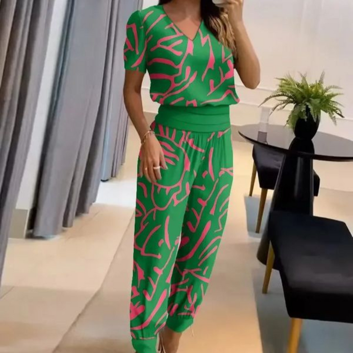DOMINIQUE - FASHION-FORWARD ENSEMBLE