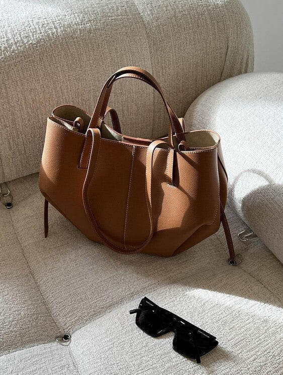 Pernilla™ - STRUCTURED TOTE BAG WITH SIDE GATHERING