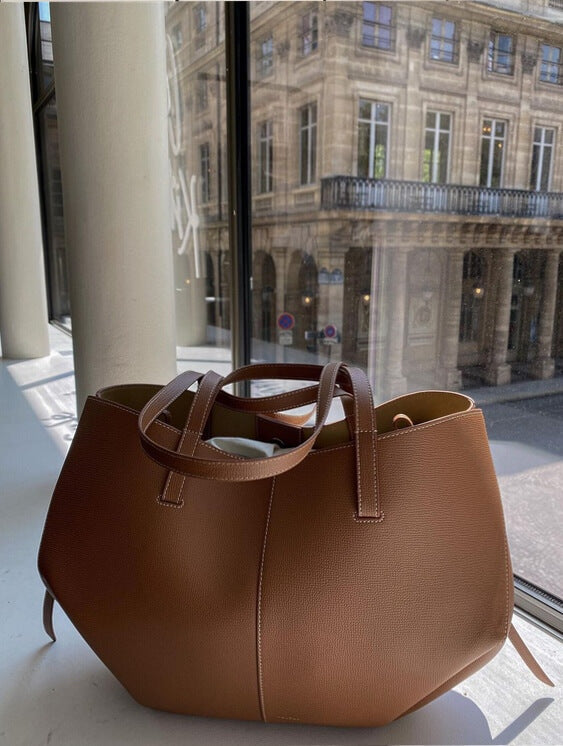 Pernilla™ - STRUCTURED TOTE BAG WITH SIDE GATHERING
