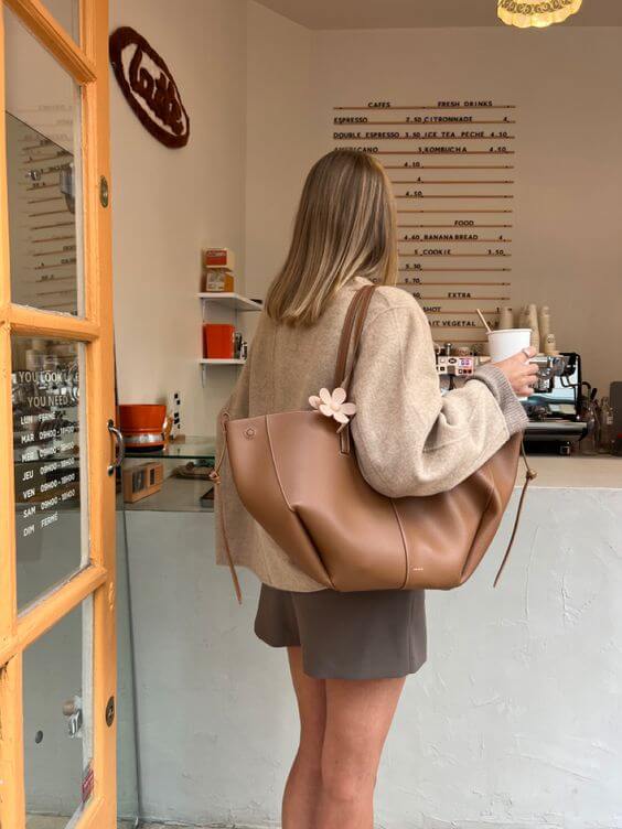 Pernilla™ - STRUCTURED TOTE BAG WITH SIDE GATHERING