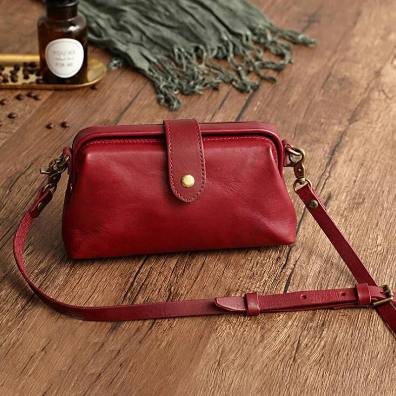 JACQUELINE - TIMELESS CHARM LEATHER BAG